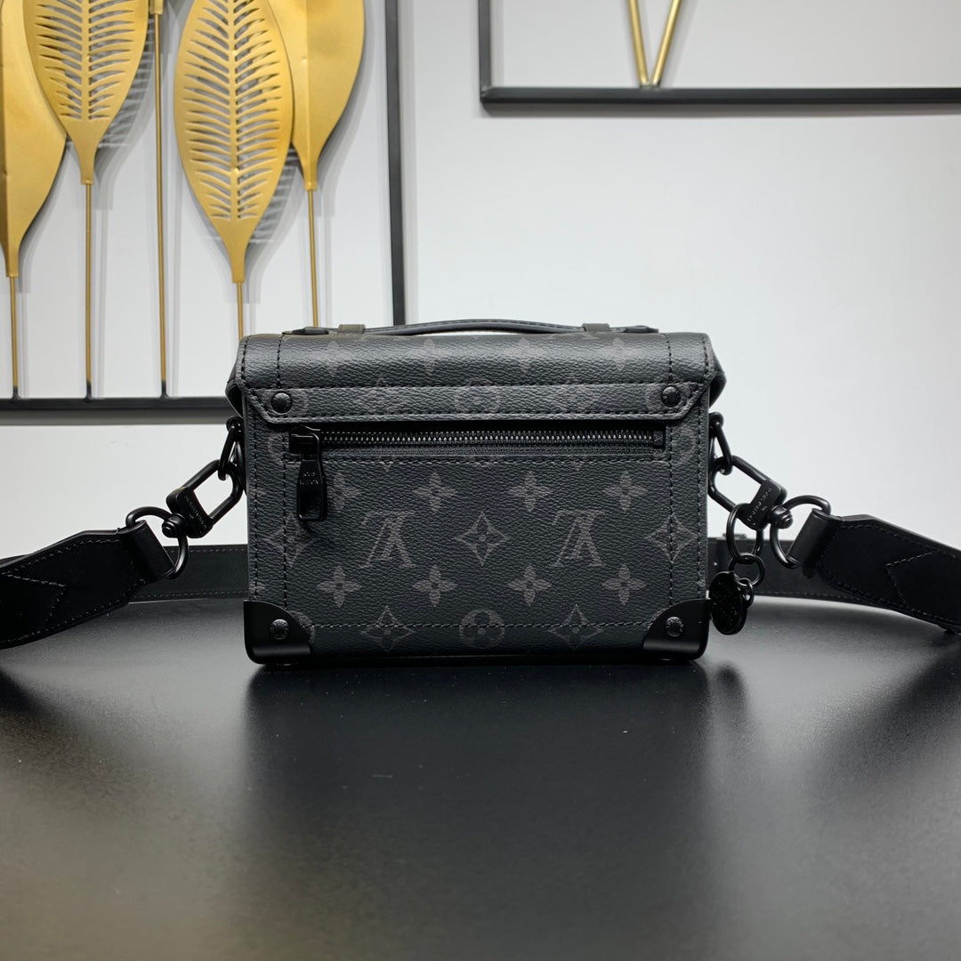 BAÚL SOUL 19 EN LONA ECLIPSE CON MONOGRAMA NEGRO