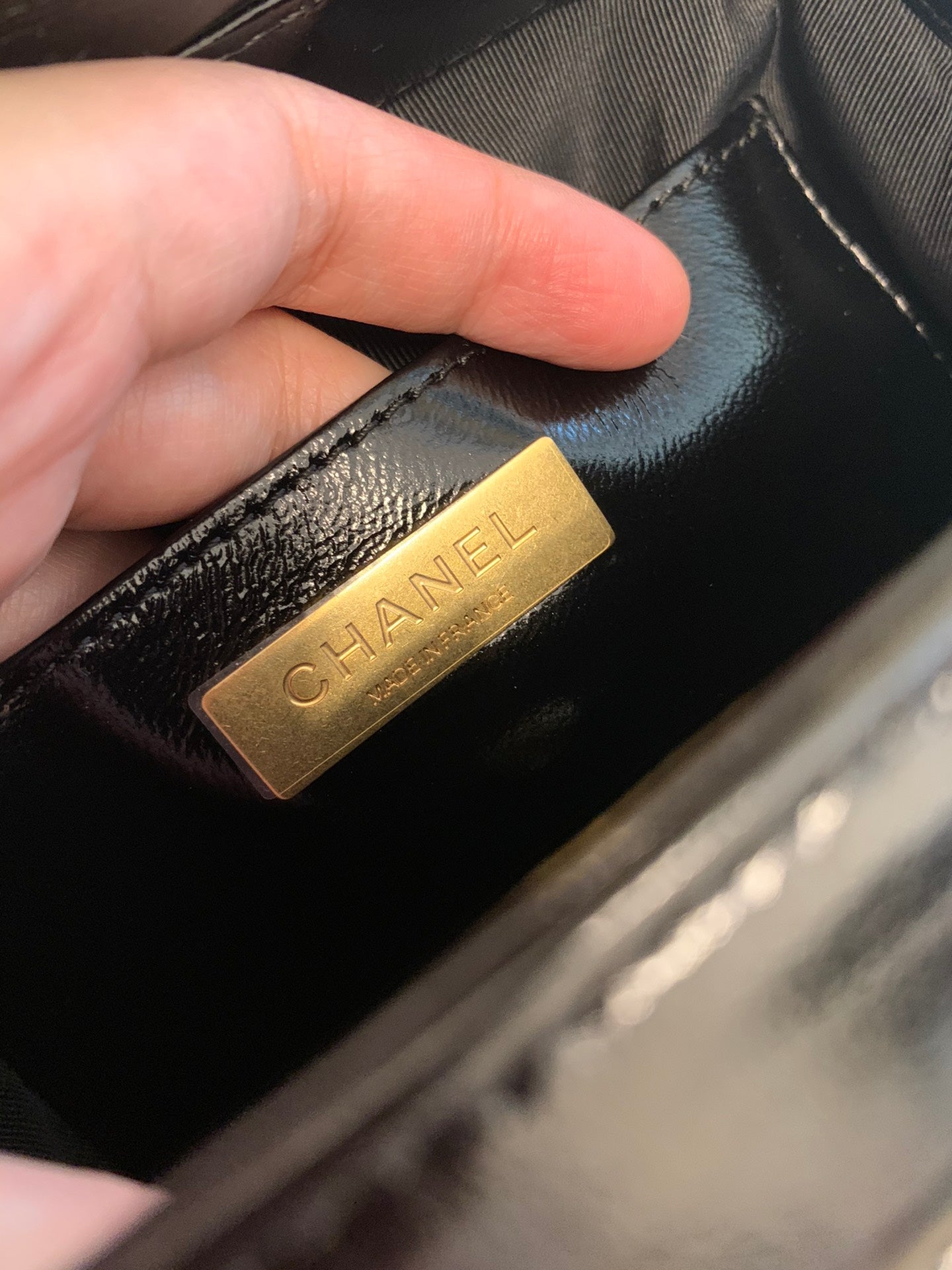 CC 24A Mini bolso de mano de 18 cm con asa superior de piel de cordero negra