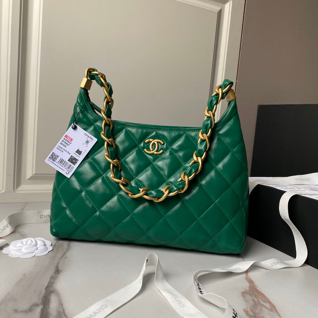 Bolso hobo 24a de 38 cm de piel de becerro verde con herrajes dorados