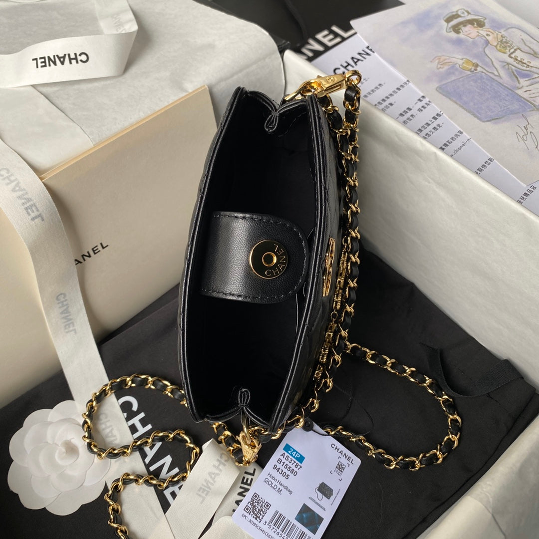 Pochette 24p avec chaîne 19cm en cuir d'agneau noir