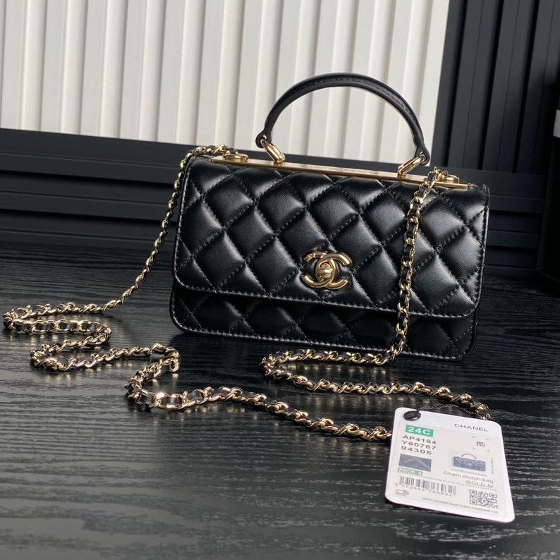 Bolso de moda CC 24B de 18,5 cm con piel de cordero negra y herrajes dorados