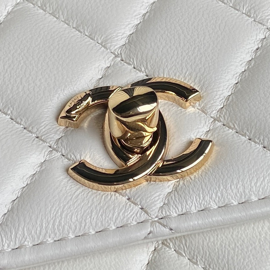 Bolso de moda CC 24B de 18,5 cm, piel de cordero blanca y herrajes dorados