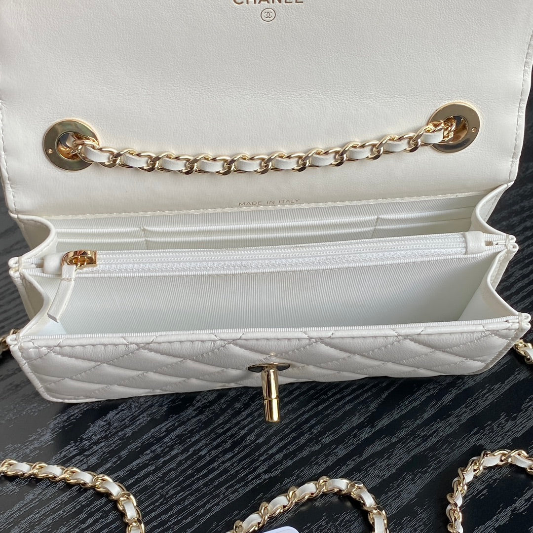 Bolso de moda CC 24B de 18,5 cm, piel de cordero blanca y herrajes dorados