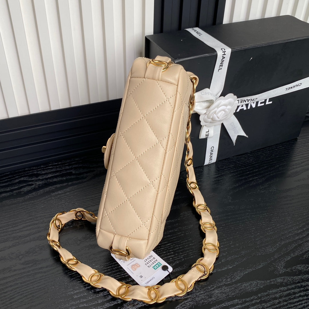 Bolso mini con solapa CC 24K de 21 cm, piel de cordero beige, herrajes dorados