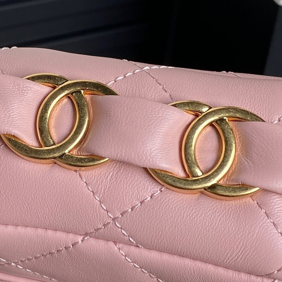 Bolso mini con solapa CC 24K de 21 cm con piel de cordero rosa y herrajes dorados