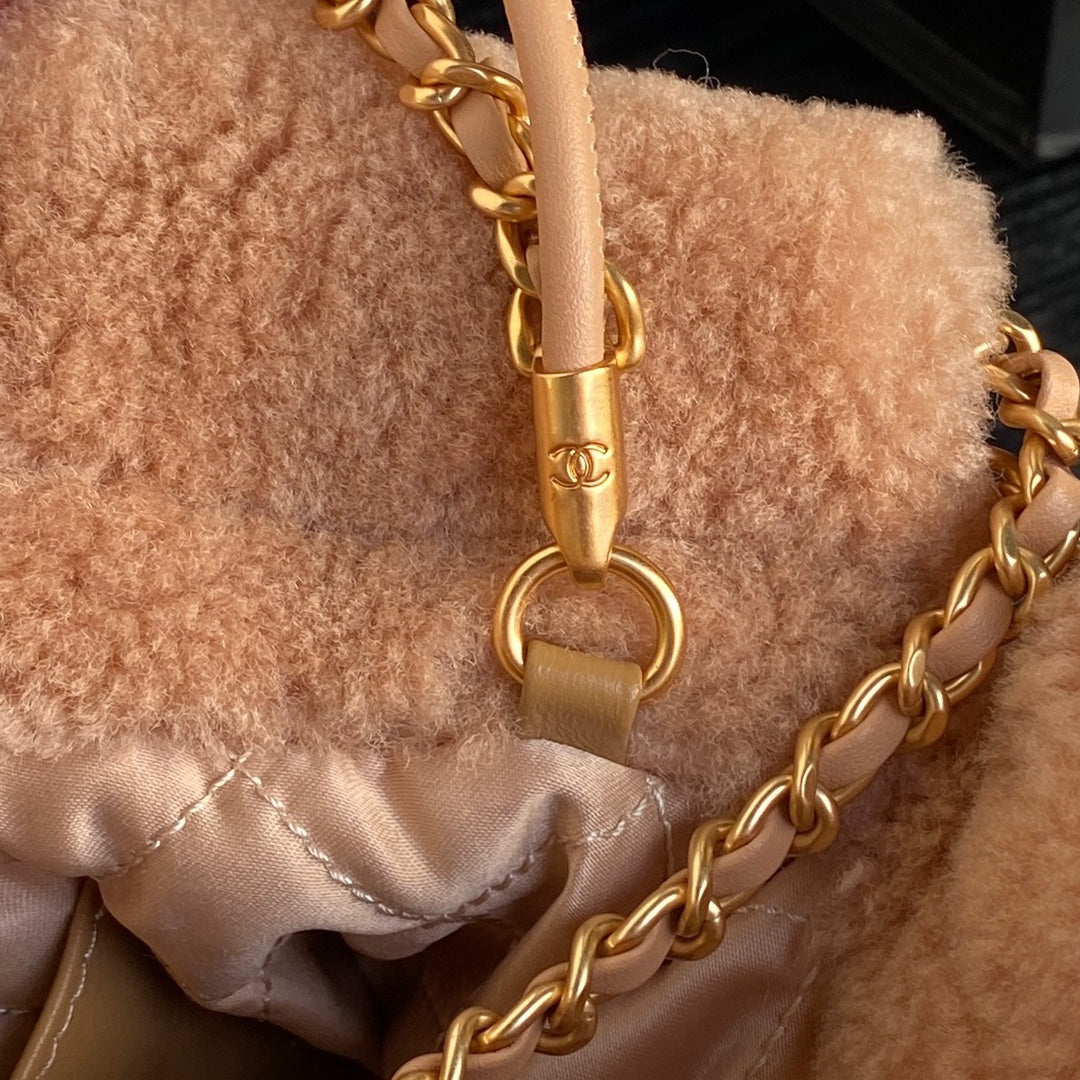 Bolso Hobo 22 CC 24K de 20 cm de piel de lana marrón