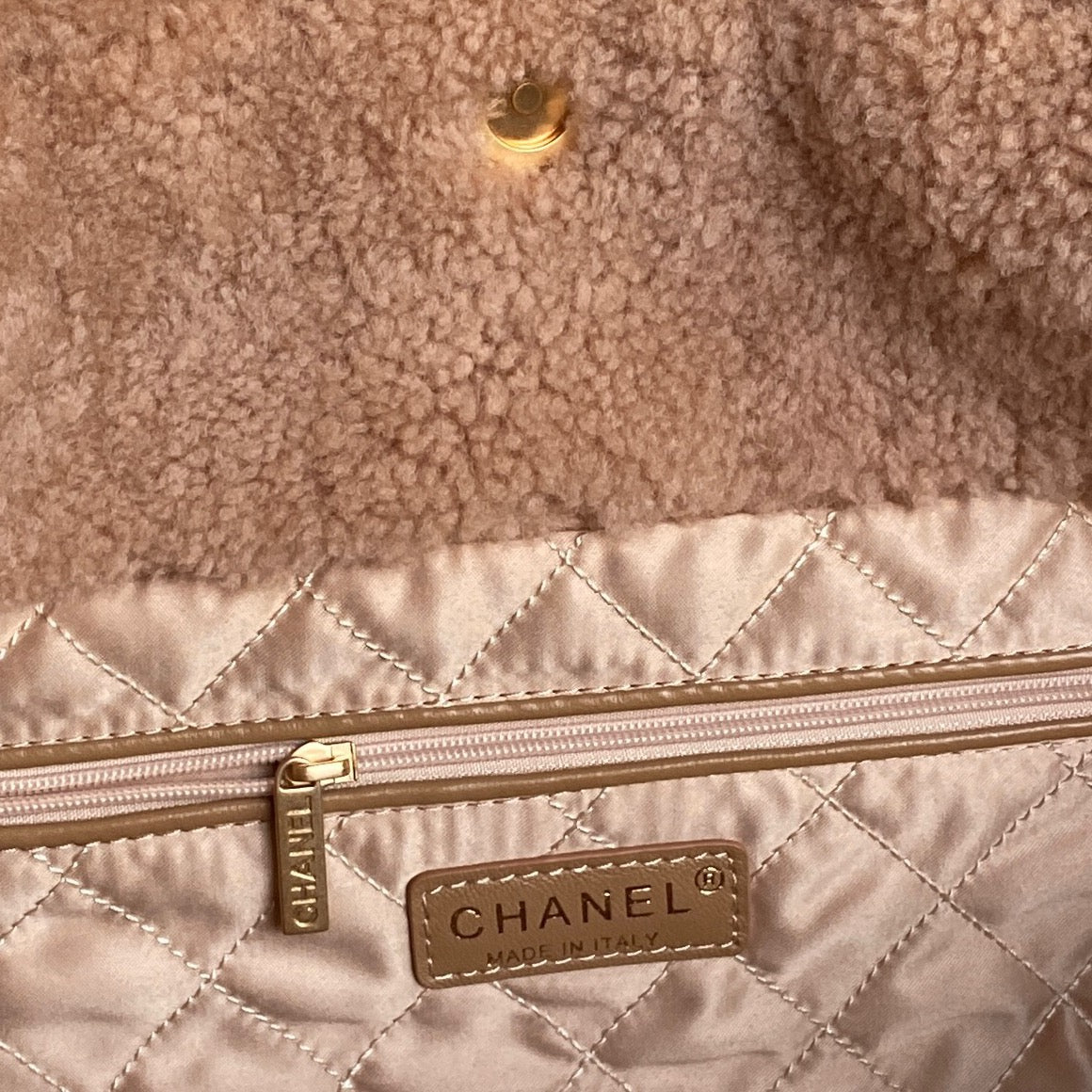 Bolso Hobo 22 CC 24K de 39 cm, de lana y piel marrón