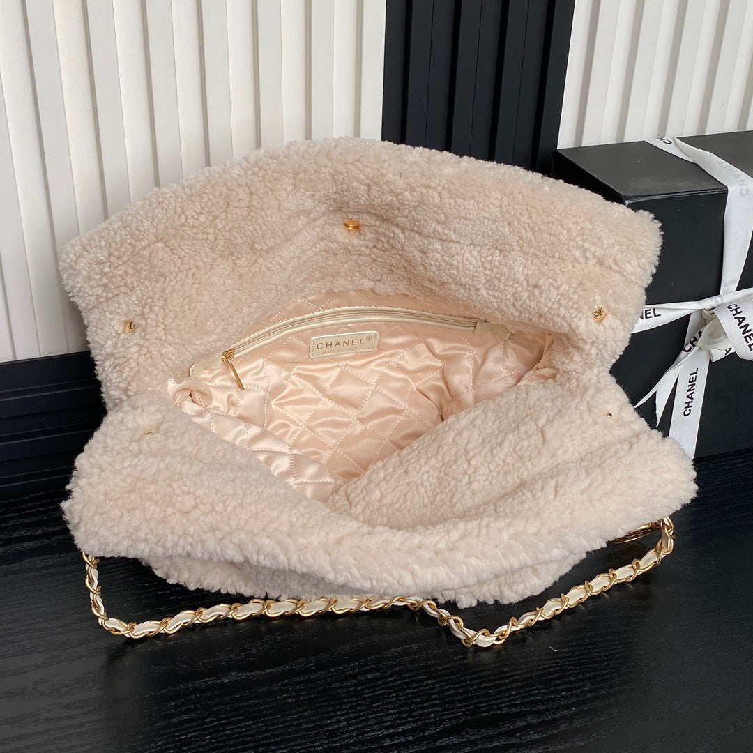Bolso Hobo 22 CC 24K de 35 cm de lana beige