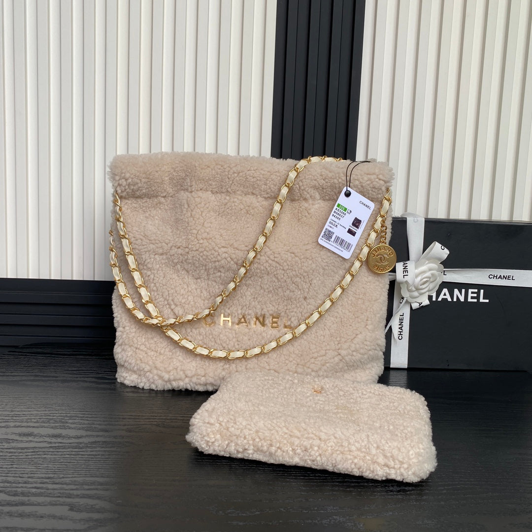 Bolso Hobo 22 CC 24K de 35 cm de lana beige