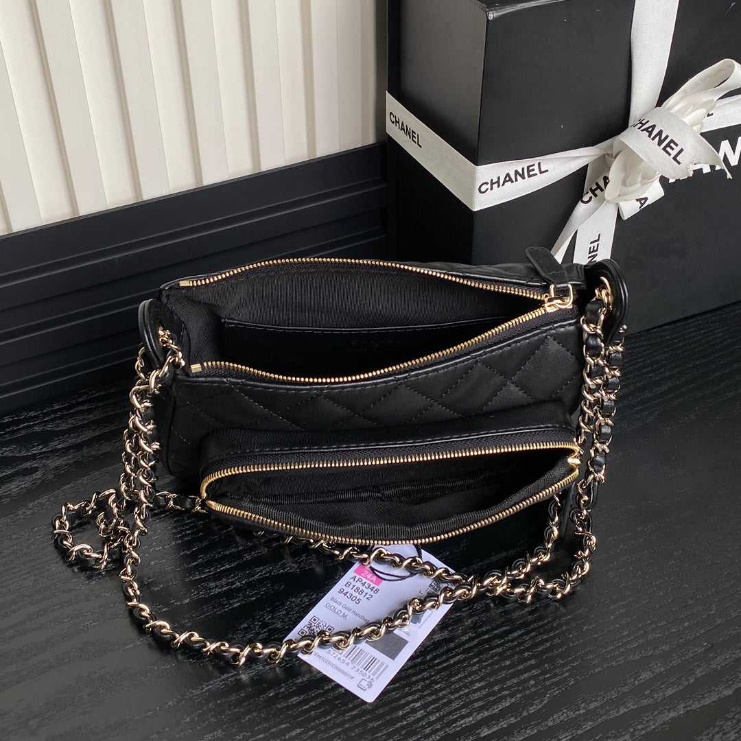CC 25C Clutch con correa 21cm Piel de becerro negra