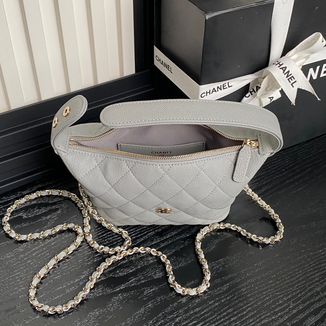 Bolso Hobo CC 25C de 21,5 cm con asa superior en piel de becerro granulada gris