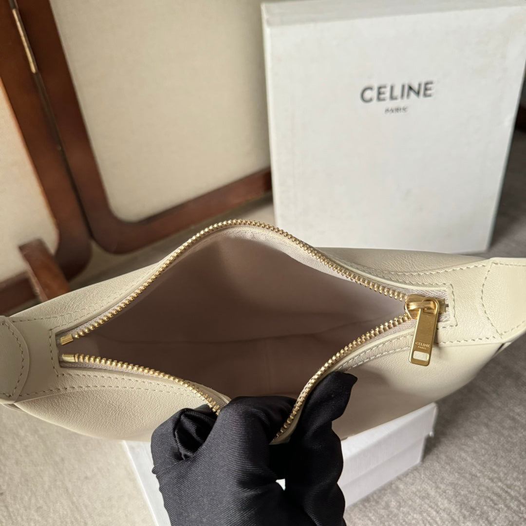 SMALL HELO?SE BAG CUIR 22 IN WHITE CALFSKIN EMBOSSED LOGO