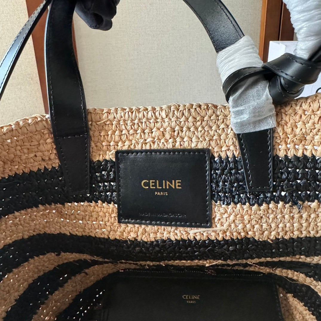 SAC CLASSIQUE COUFFIN RAYÉ 22 EN RAPHIA BEIGE ET NOIR ET GARNITURES EN CUIR DE VEAU