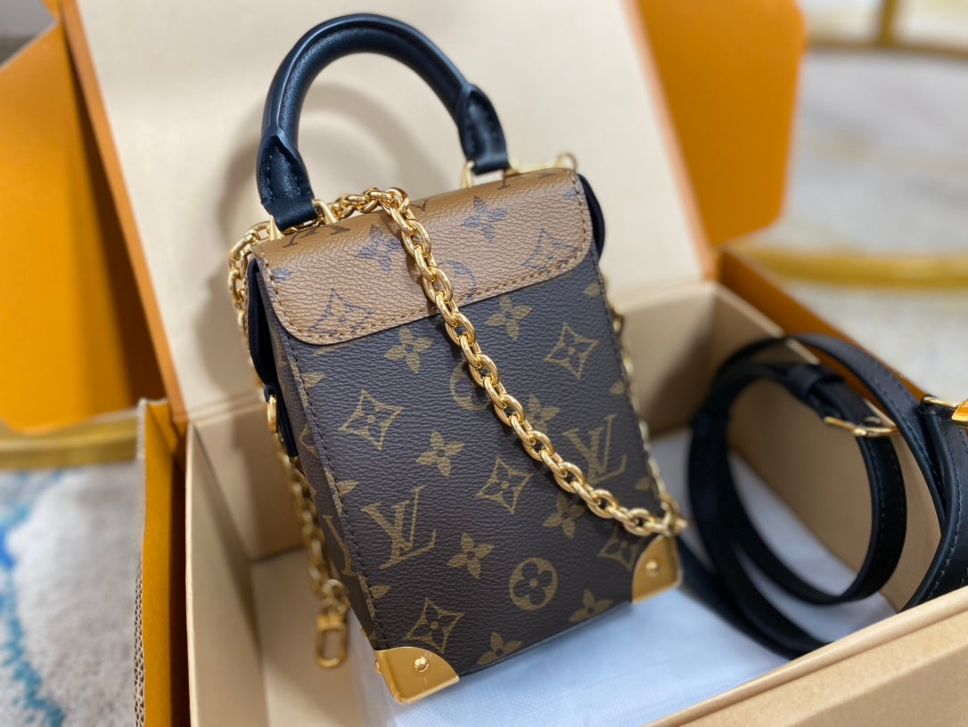 SAC POUR APPAREIL PHOTO 17 EN TOILE MARRON MONOGRAMME ET MONOGRAMME INVERSE
