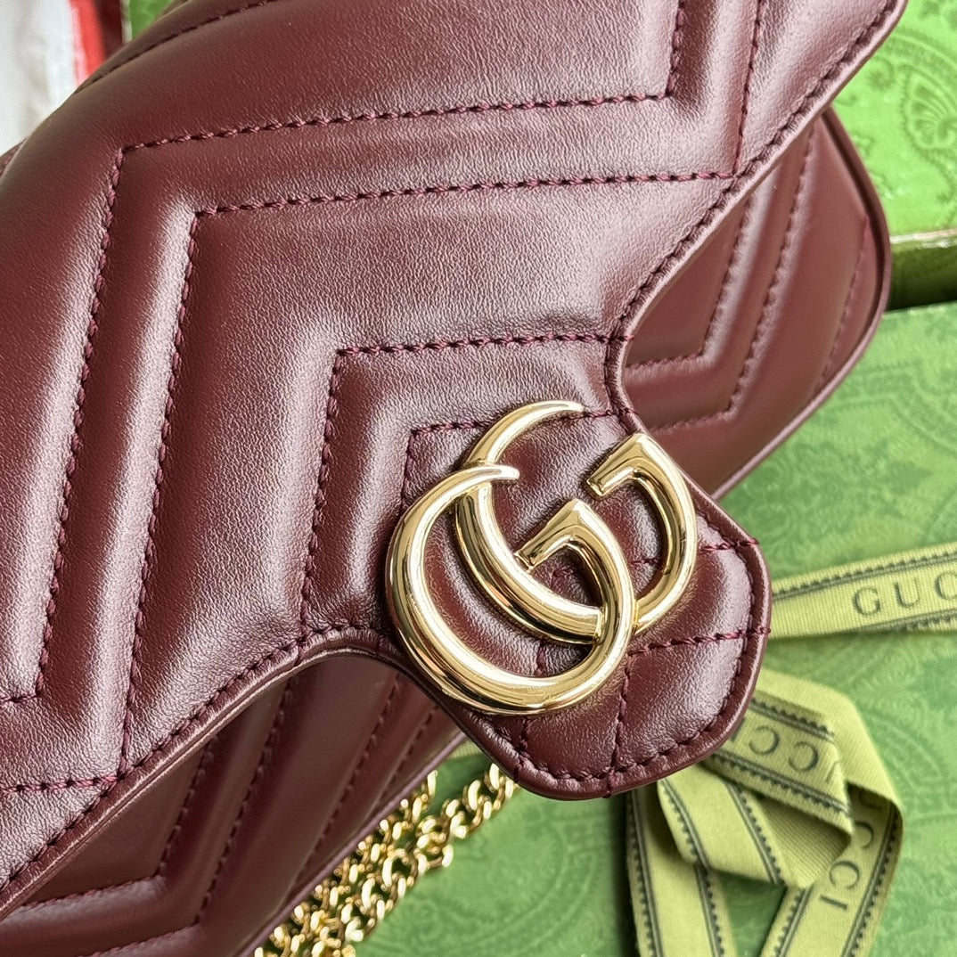 gg marmont 21cm cherry red calfskin gold hardware