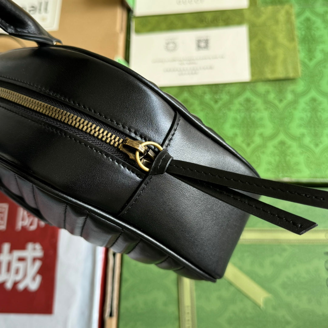 Sac à main GG Marmont Medium 35 cm en cuir de veau noir et accessoires dorés