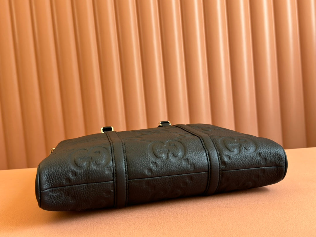 SAC CABAS SUPER MOYEN 42 EN CUIR DE VEAU GAUFRÉ NOIR, QUINCAILLERIE DORÉ