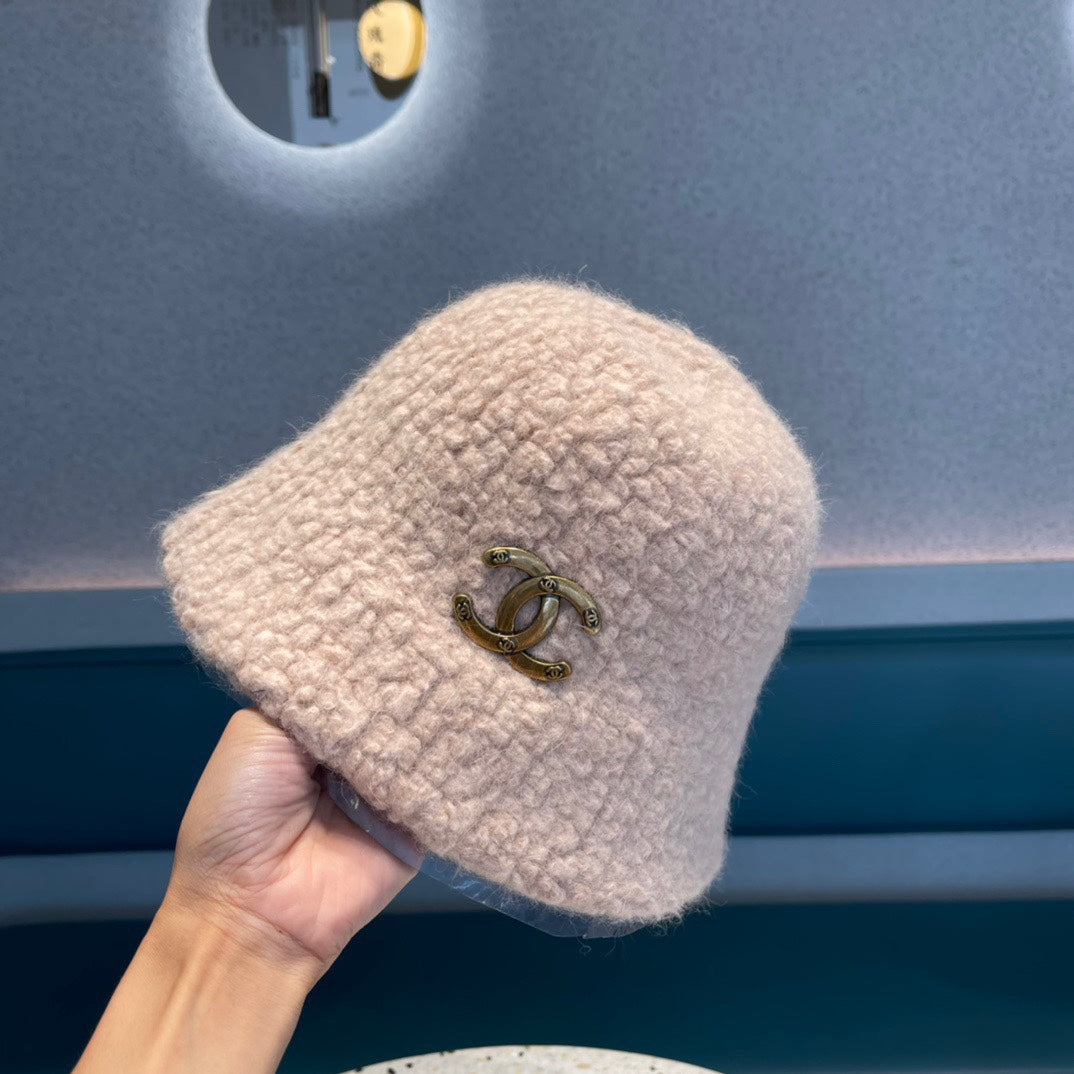 CHAPEAU BOB EN FOURRURE D'AGNEAU ROSE CLAIR 422034