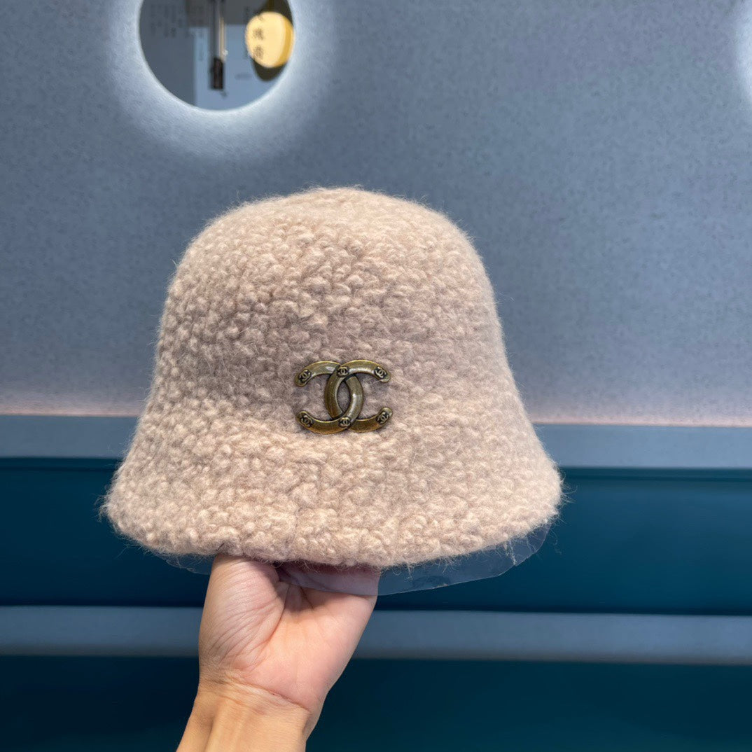 CHAPEAU BOB EN FOURRURE D'AGNEAU ROSE CLAIR 422034