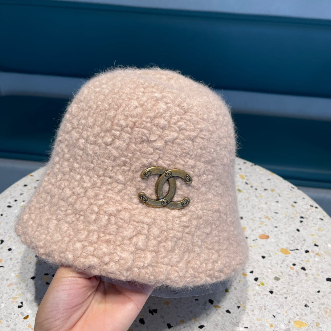 CHAPEAU BOB EN FOURRURE D'AGNEAU ROSE CLAIR 422034