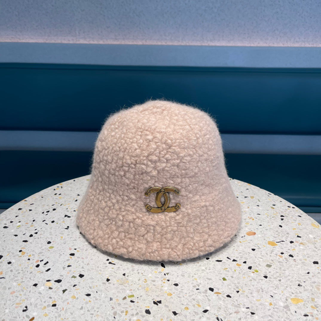 CHAPEAU BOB EN FOURRURE D'AGNEAU ROSE CLAIR 422034