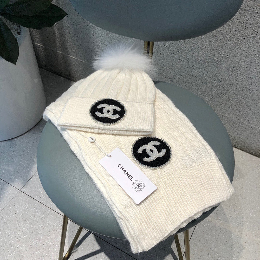 ENSEMBLE BONNET ET ÉCHARPE EN LAINE BLANCHE 424023