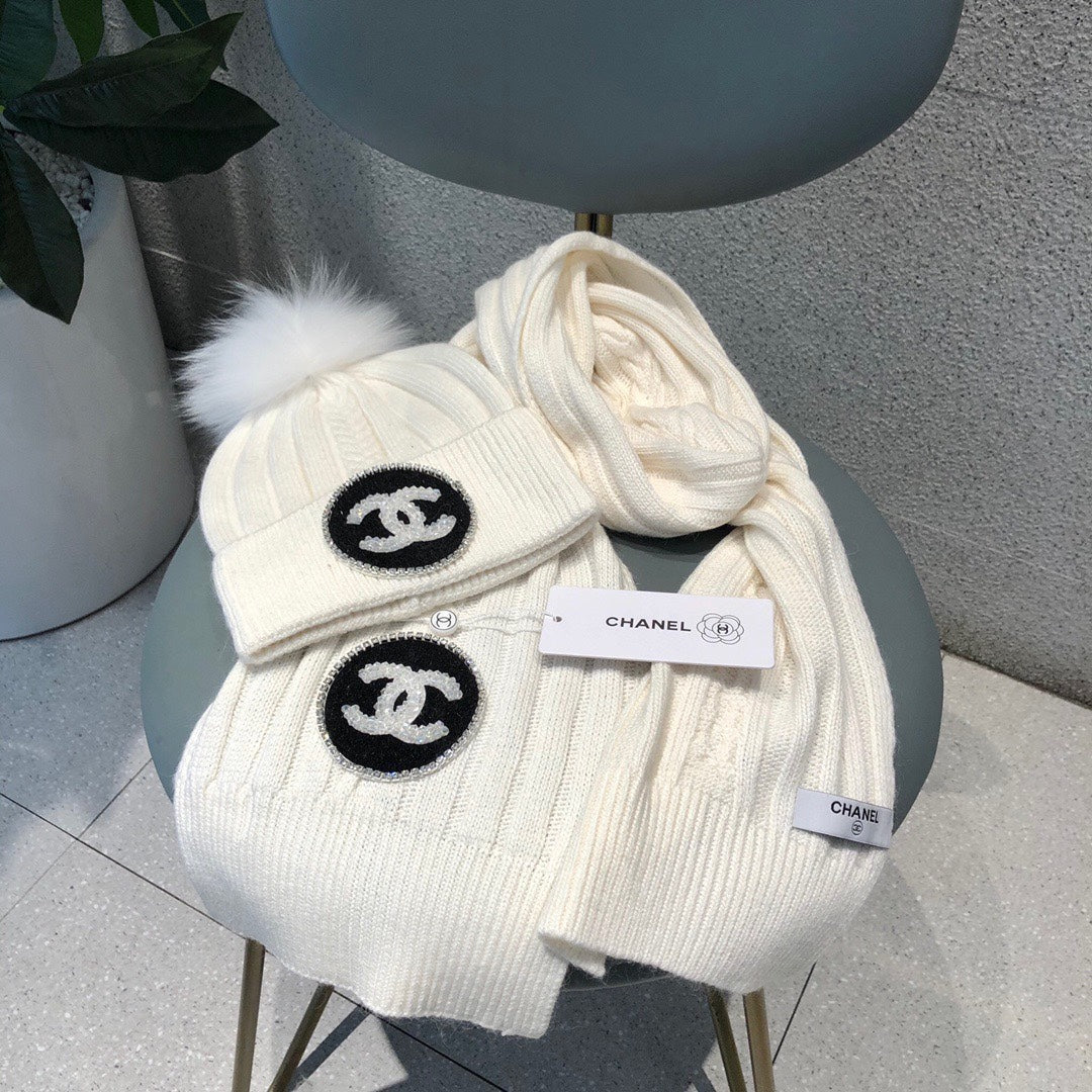 ENSEMBLE BONNET ET ÉCHARPE EN LAINE BLANCHE 424023