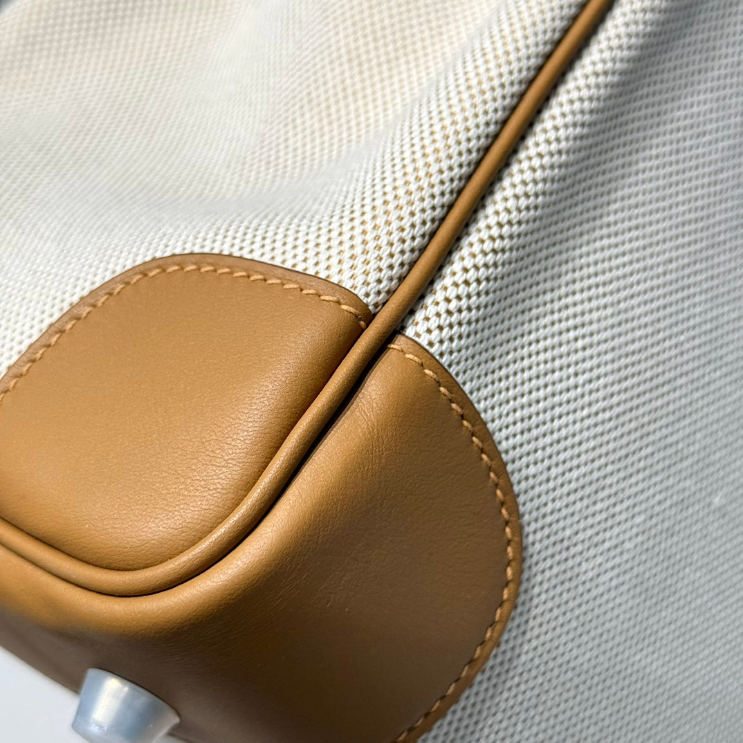 HM Birkin 30 Milkshake White Mix Medium Canvas con herrajes plateados de piel Swift 237304