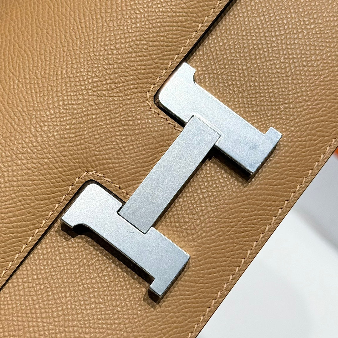 HM Constance Elan 24 Caramel liquide Epsom Silver Hardware 237337