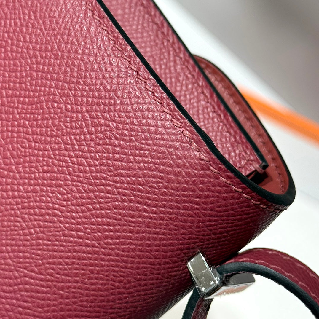 HM Constance Elan 24 Sangria Red Epsom Herrajes plateados 237349