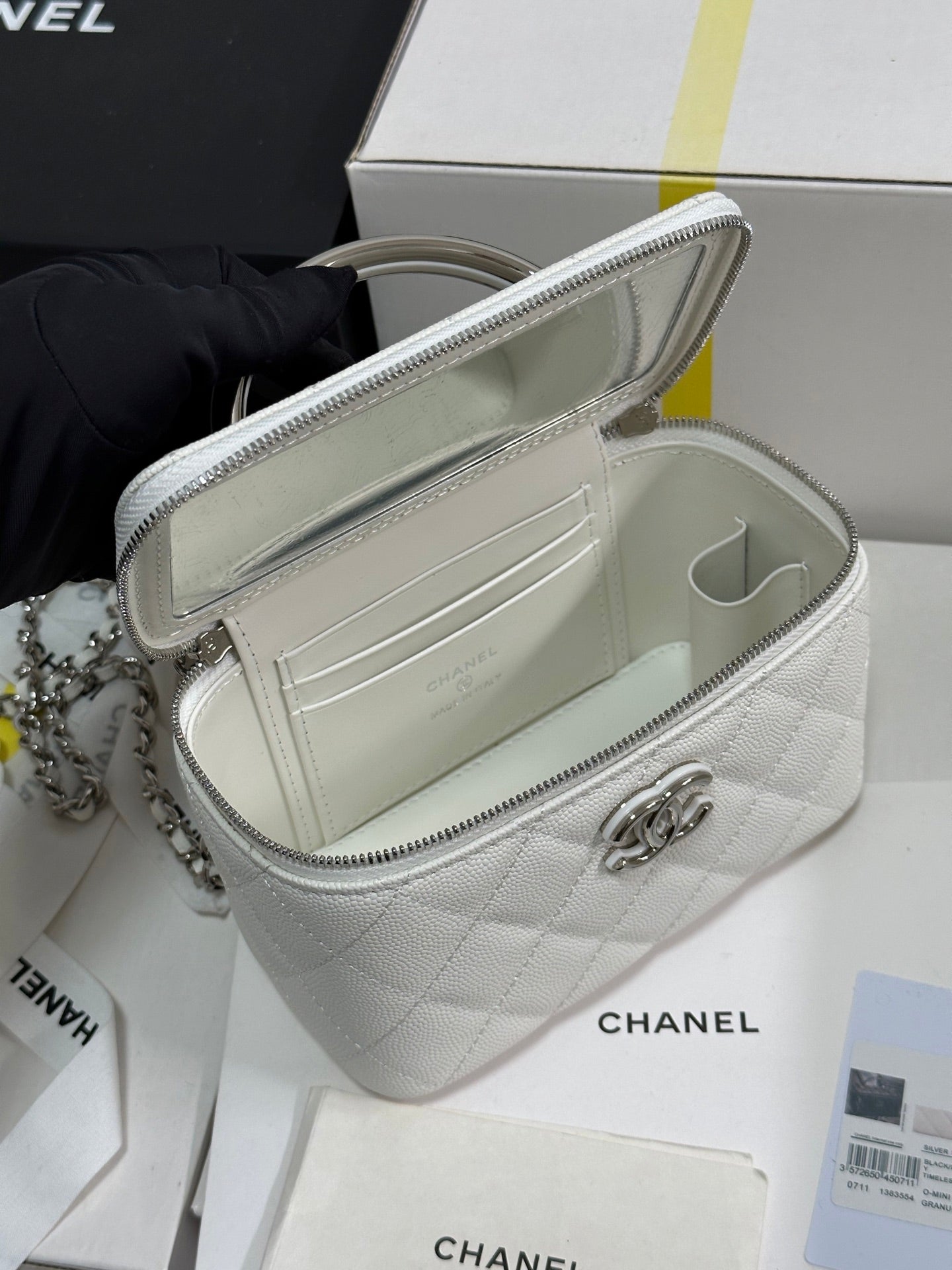 Neceser CC 25P de 17 cm, piel blanca, herrajes plateados 243460