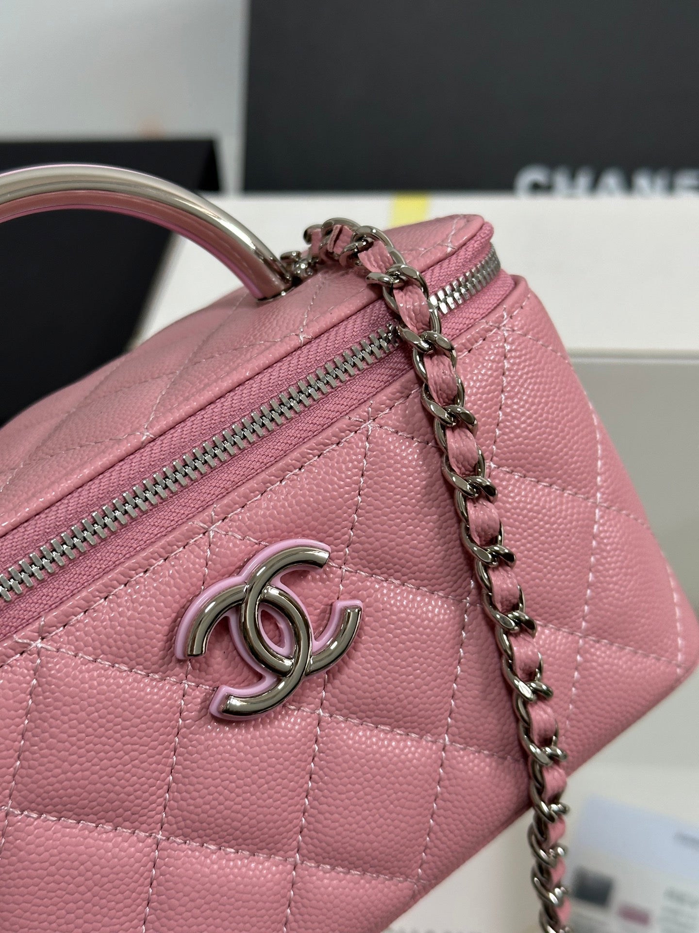 Neceser CC 25P de 17 cm, piel rosa pastel, herrajes plateados 243463