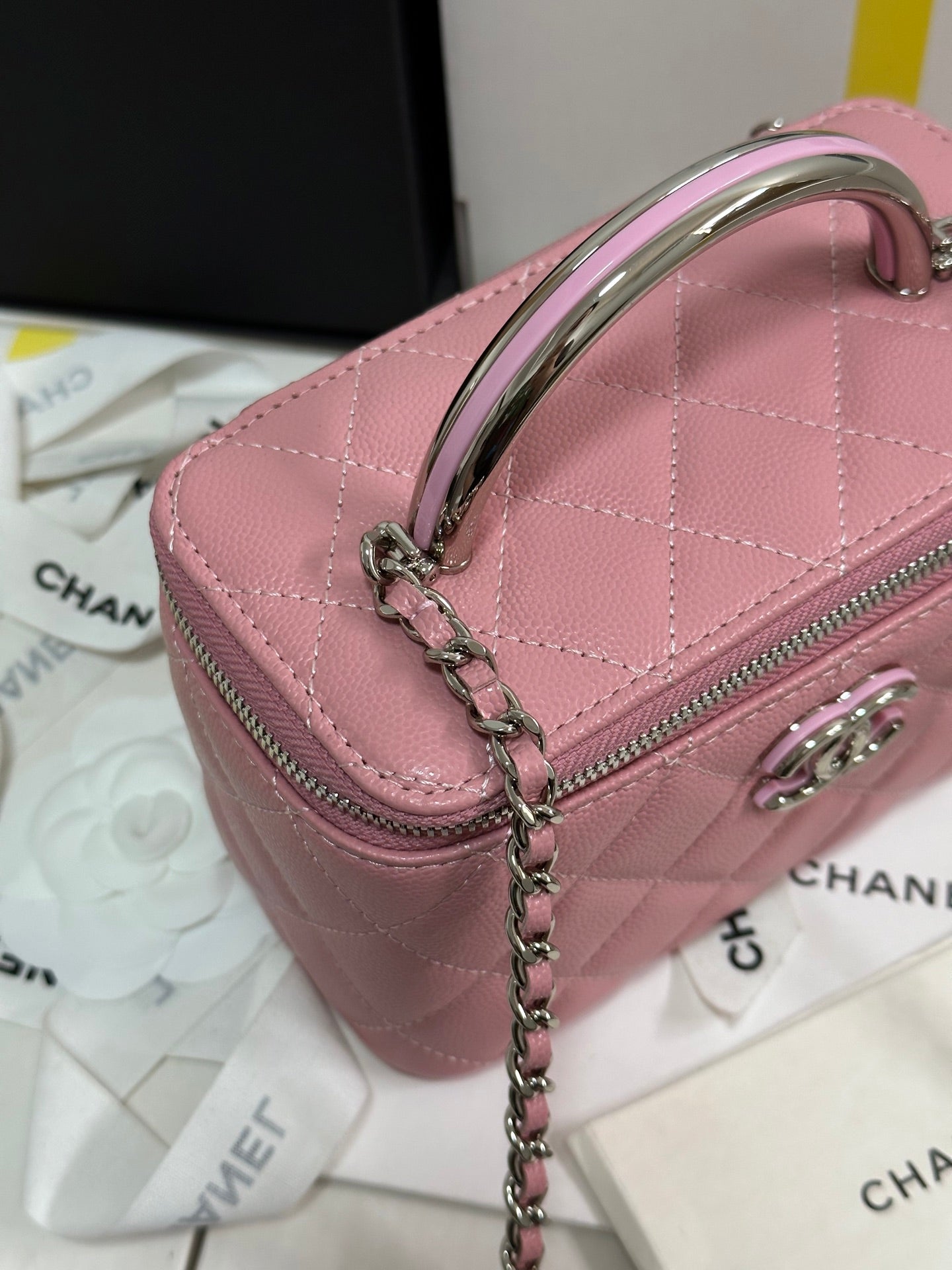 Neceser CC 25P de 17 cm, piel rosa pastel, herrajes plateados 243463