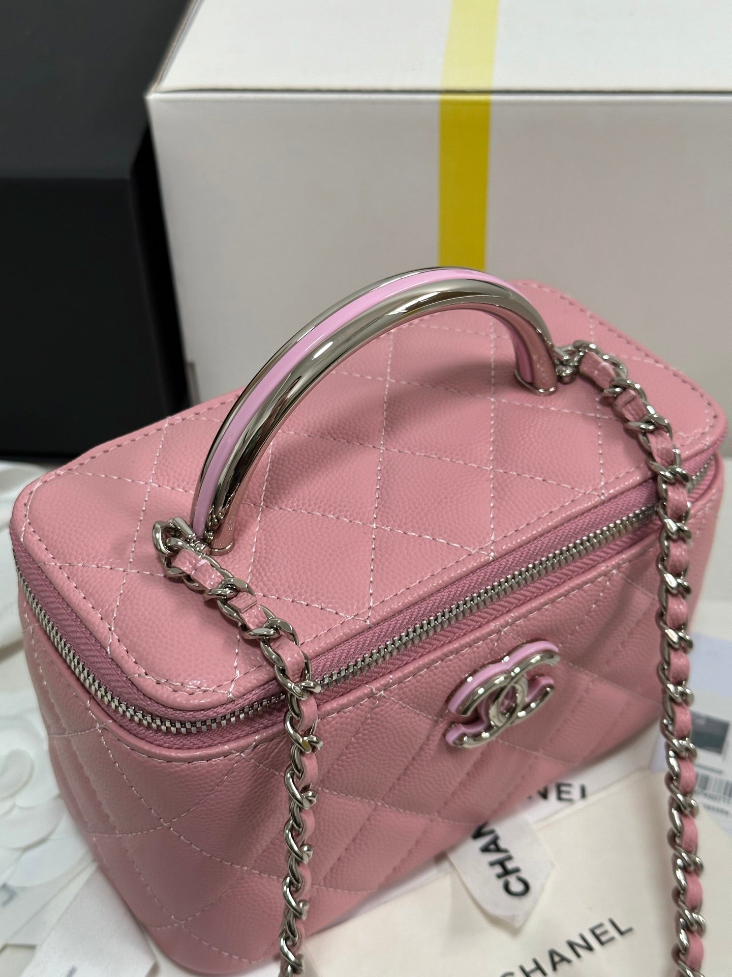 Neceser CC 25P de 17 cm, piel rosa pastel, herrajes plateados 243463