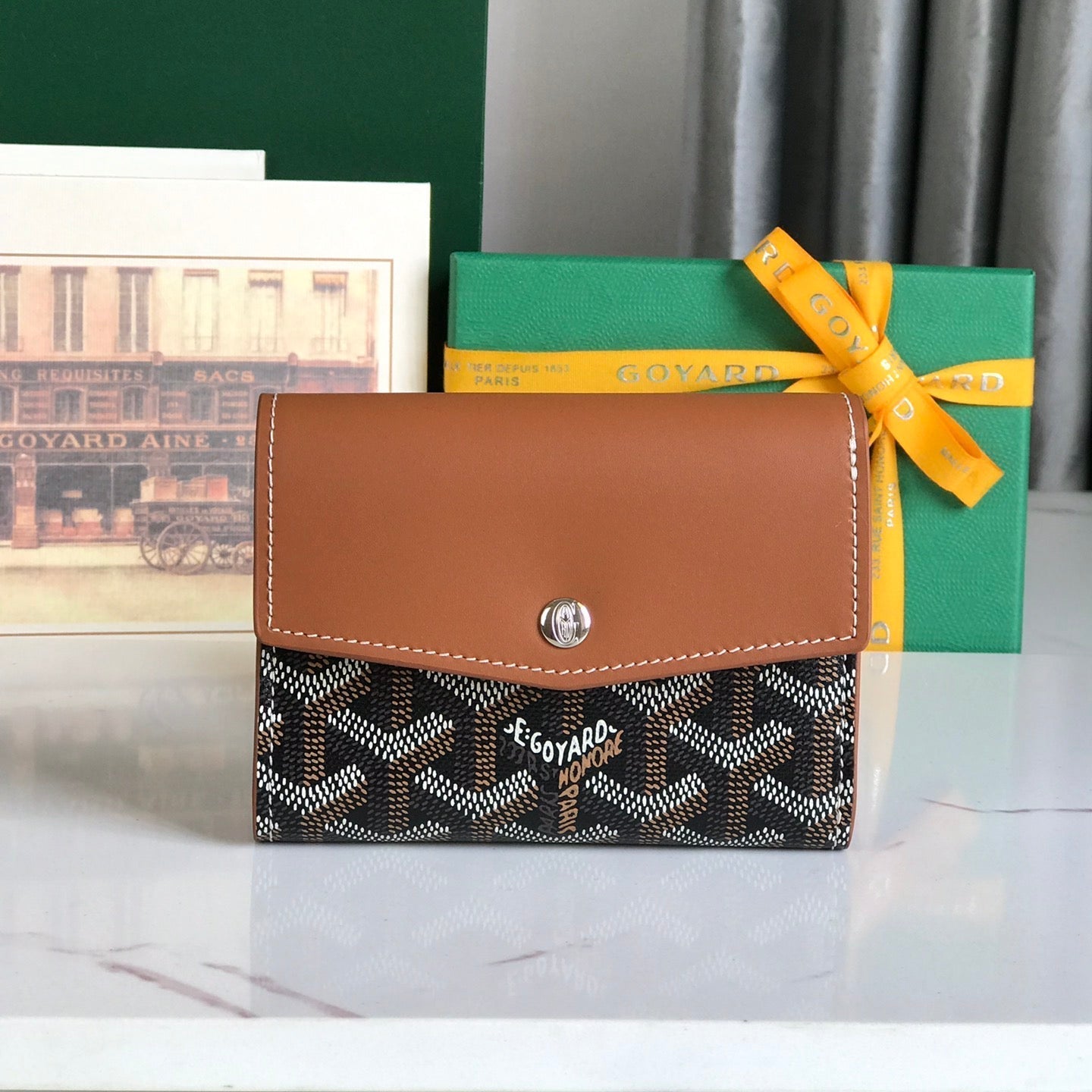 CARTERA SAINT-GABRIEL 12 EN PIEL DE BECERRO COLOR MARRÓN Y LONA GOYARDINE NEGRA
