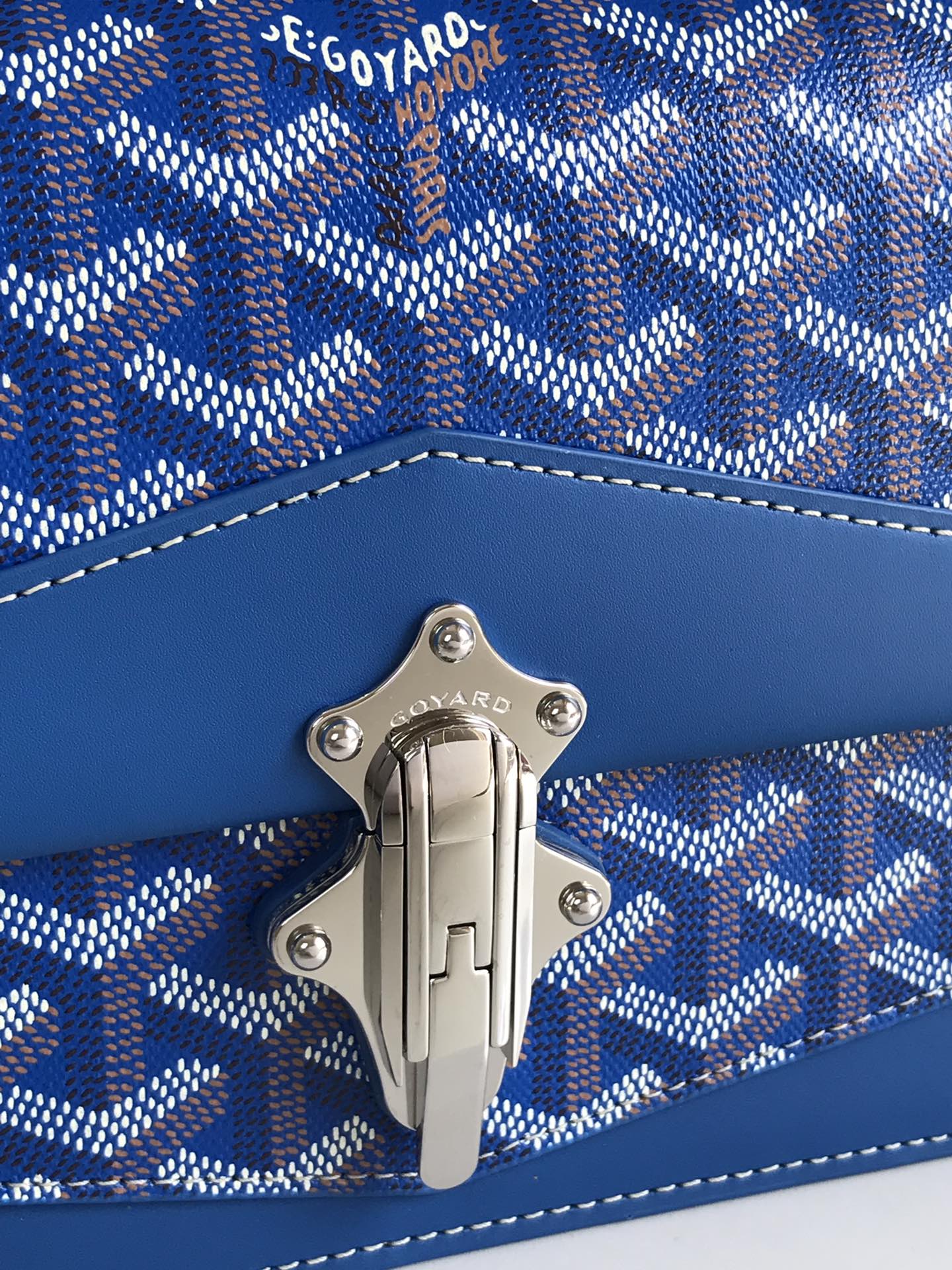BOLSO DUCHESSE MARIE-CAROLINE 25 EN LONA GOYARDINE AZUL ZAFIRO Y PIEL DE BECERRO LISA