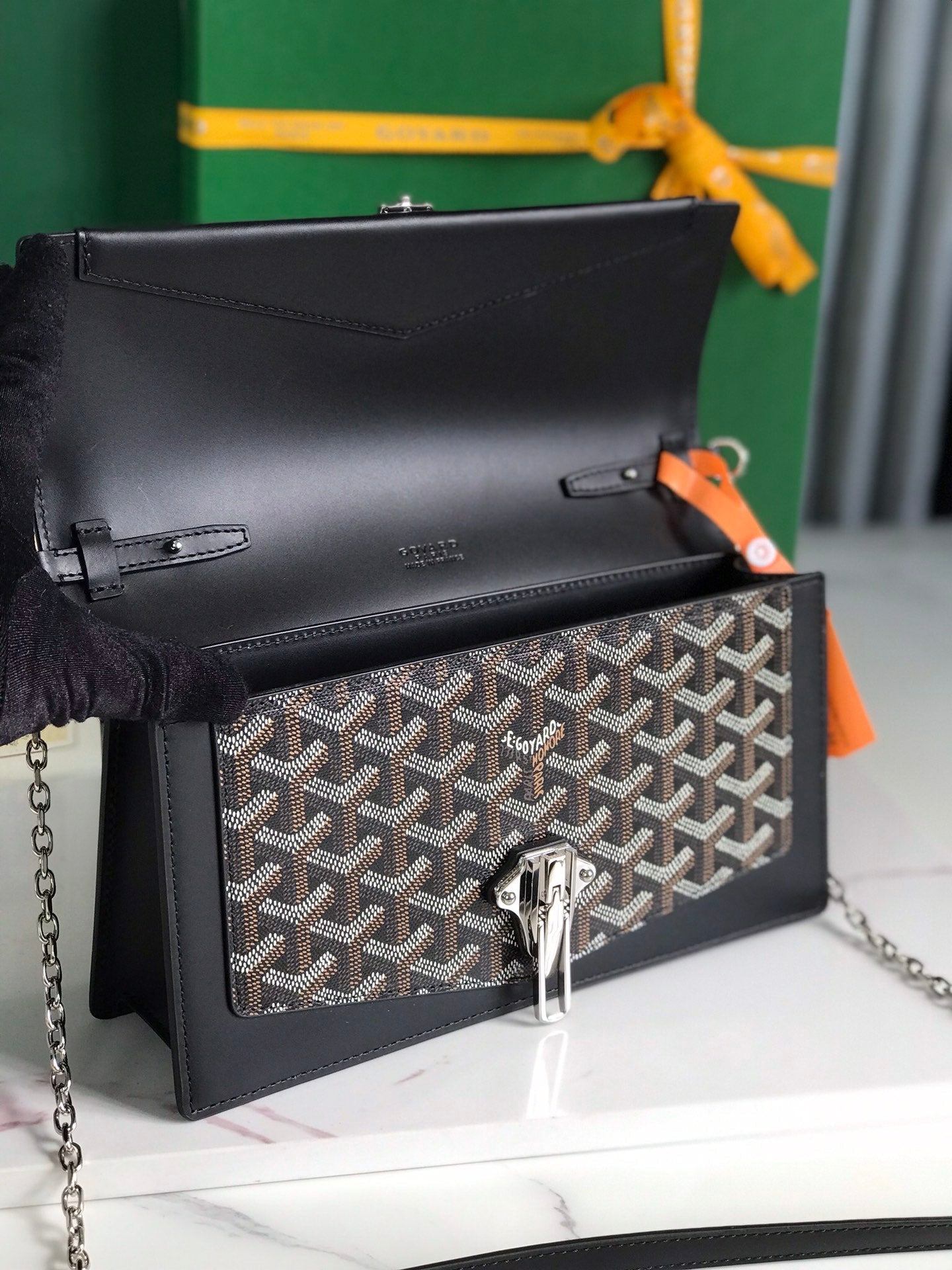 BOLSO DUCHESSE MARIE-CAROLINE 25 EN LONA GOYARDINE NEGRA Y PIEL DE BECERRO LISA