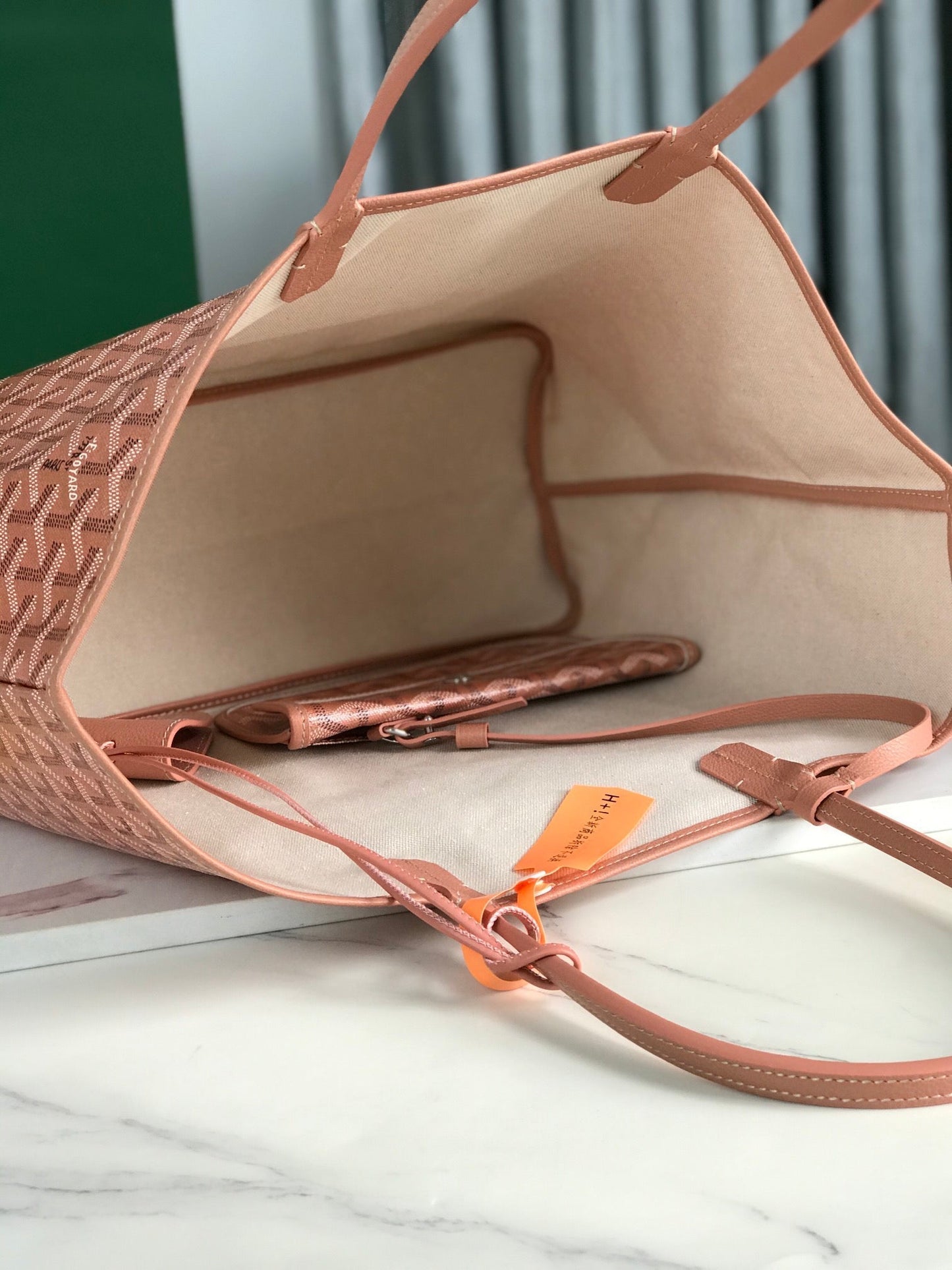 Bolso Saint Louis PM de 34 cm en lona rosa con estampado de chevrolet y piel de becerro