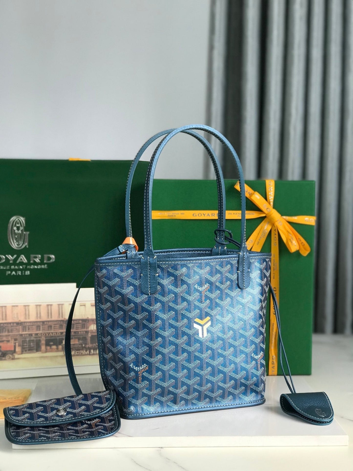 BOLSO ANJOU MINI 20 EN PIEL DE BECERRO AZUL MARINO Y LONA GOYARDINE