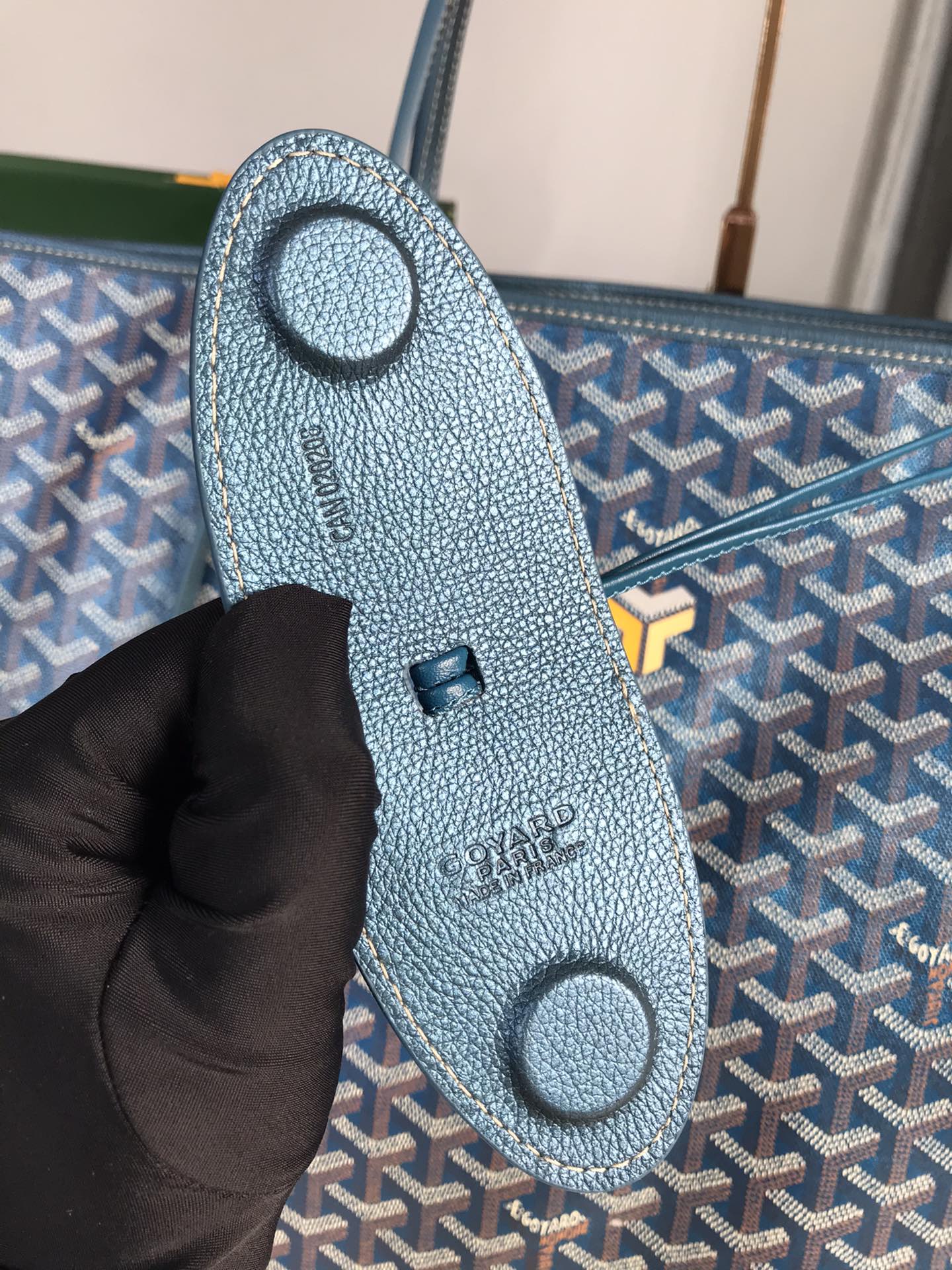 Bolso GM Saint Louis de 40 cm en lona azul marino con estampado de chevrolet y piel de becerro