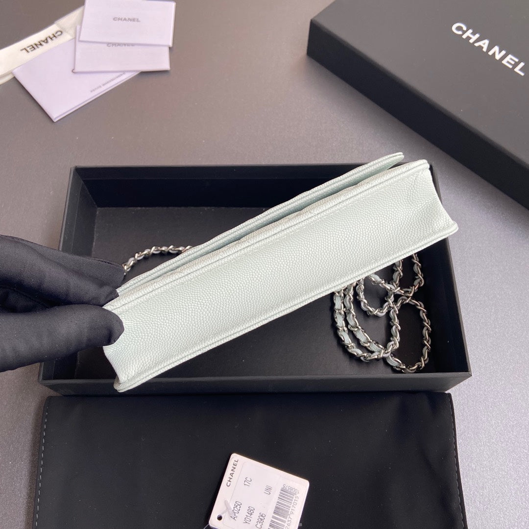 CC Woc 20 cm Cuir de veau grainé bleu clair Quincaillerie argentée