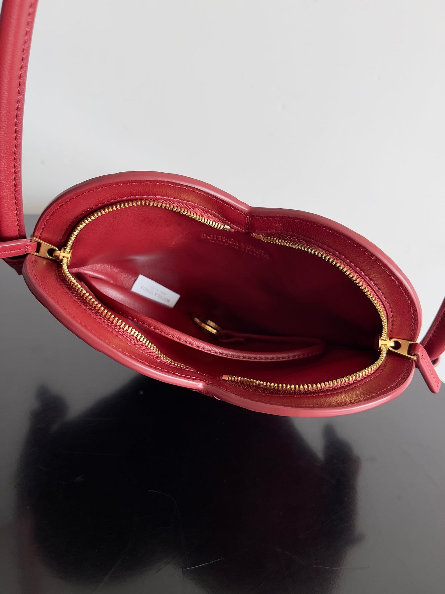 Bolso BV Solstice pequeño de 22 cn en piel de becerro roja 209088