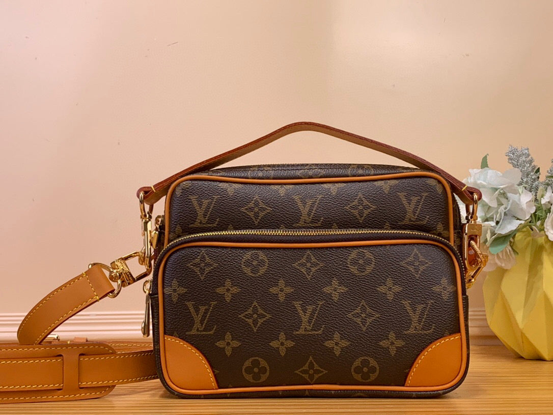 Sac à main LV Nil Bd en toile monogrammée marron 205328