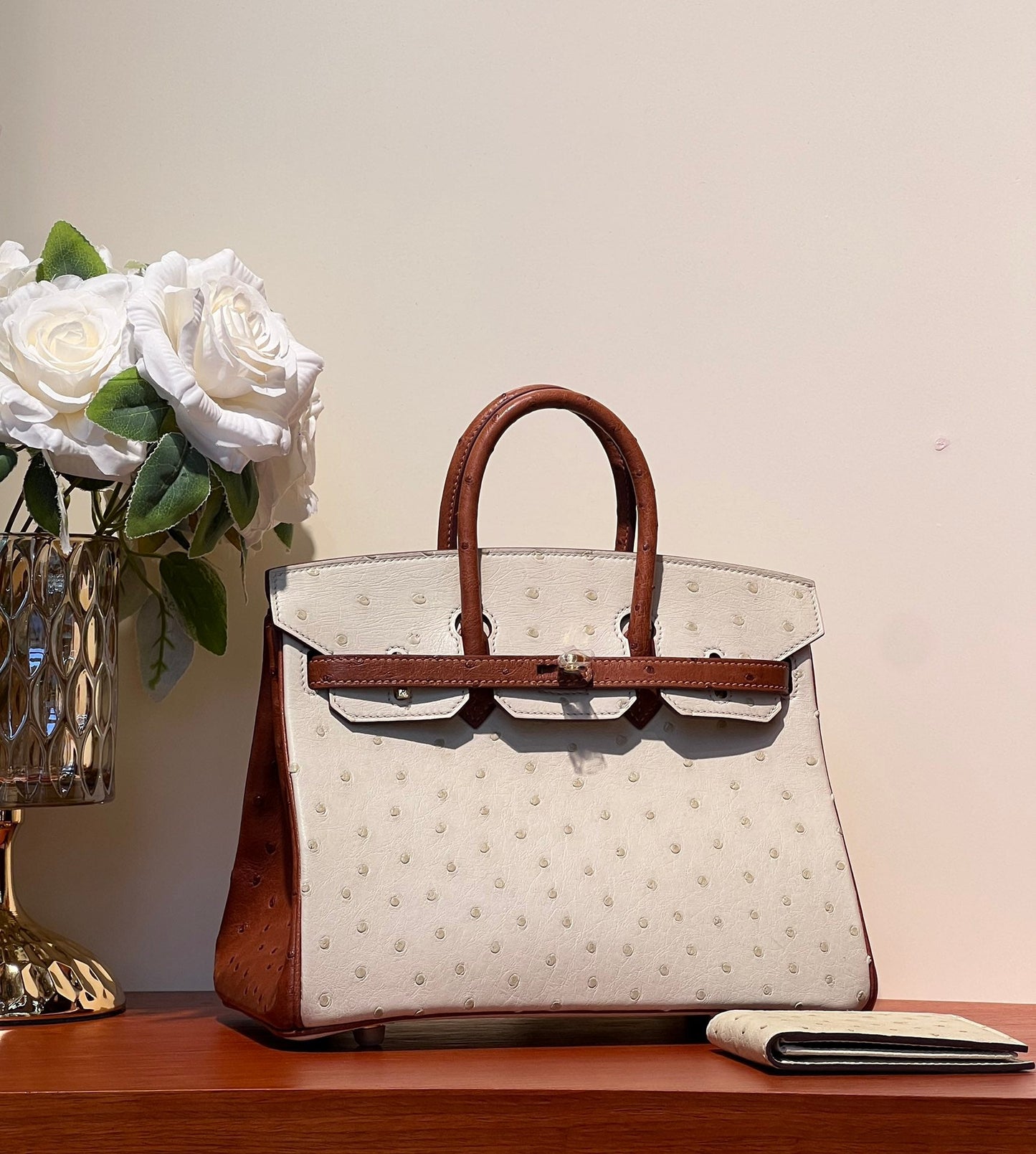 SAC KELLY SELLIER 25 EN CUIR D'AUTRUCHE BLANC MIXTE ROUGE MARRON (FABRIQUÉ SUR COMMANDE)