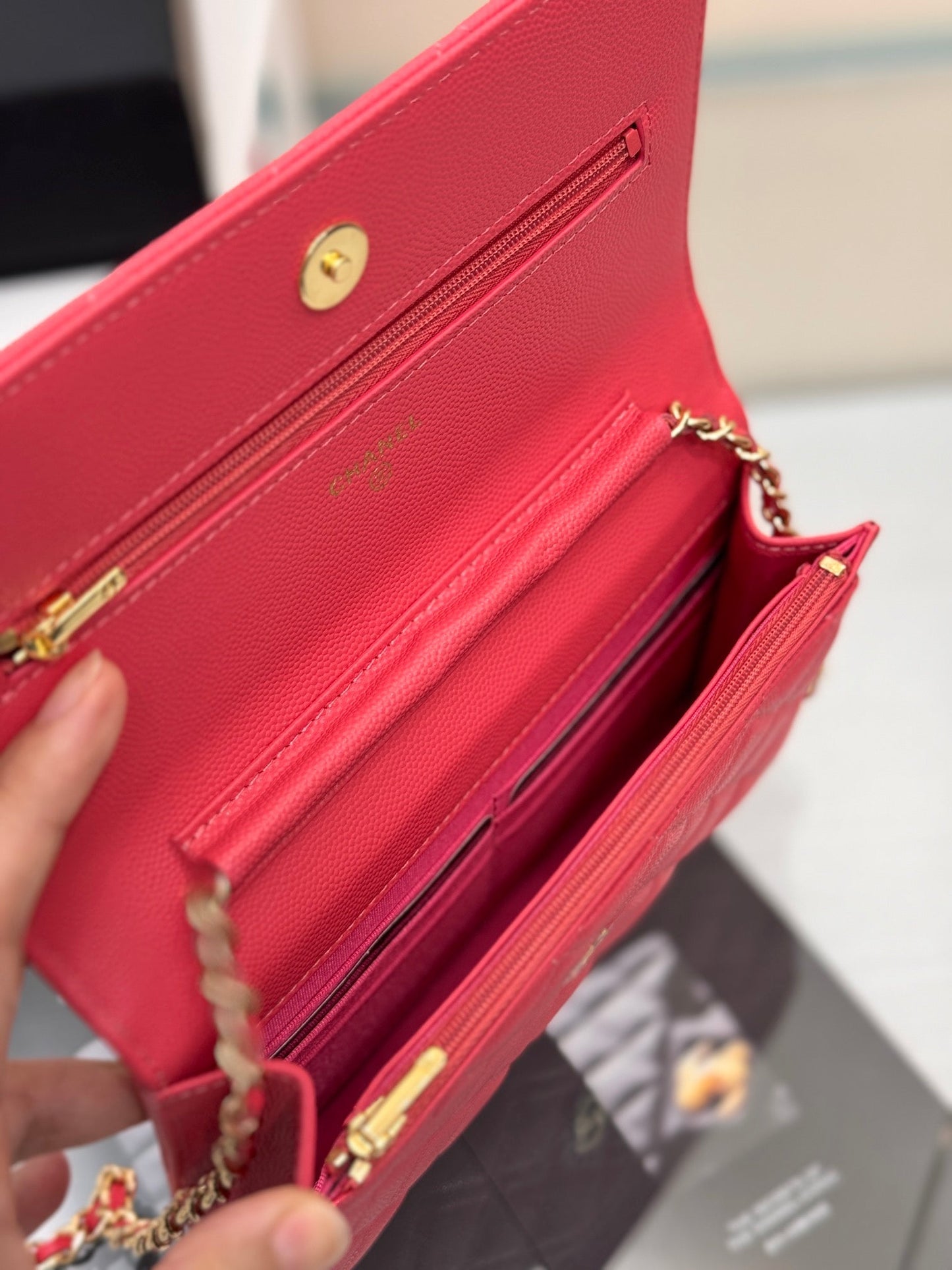FERRETERÍA WOC 19CM CAVIAR ROJO DORADO