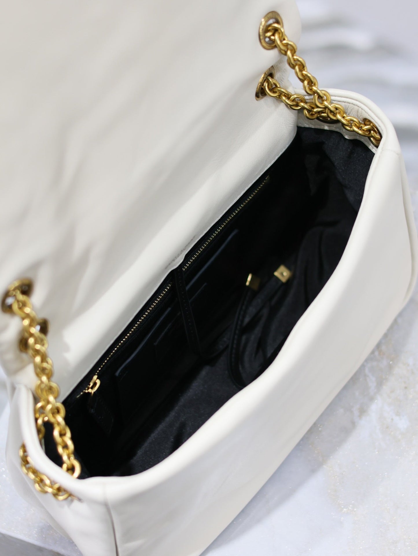 BOLSO PEQUEÑO JAMIE 4.3 25 EN PIEL DE CORDERO BLANCA CON HERRAJES DORADOS