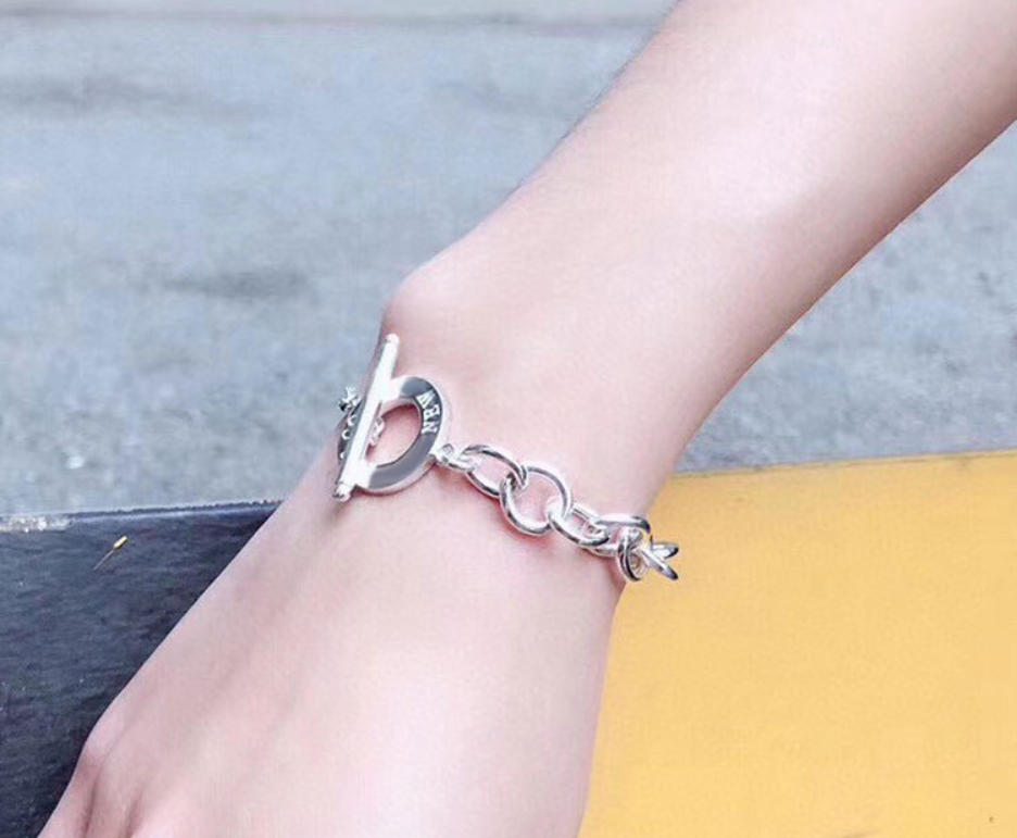 BRACELET À ÉTIQUETTE À BASCULE ARGENT