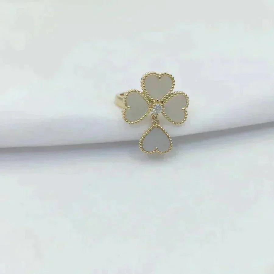 DIANA SWEET CLOVER WHITE MOP RING