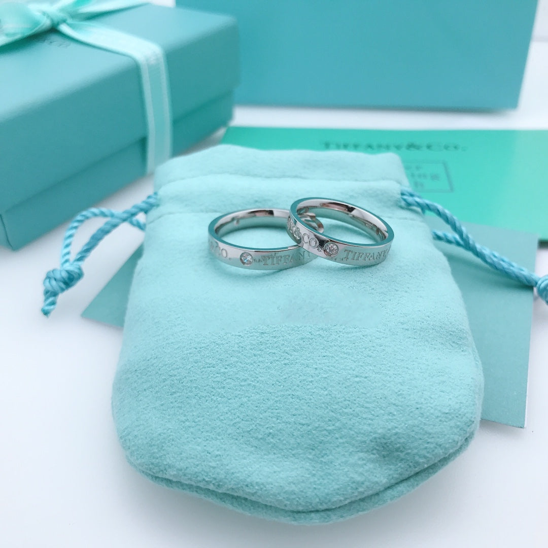 ANILLO DE TRES DIAMANTES