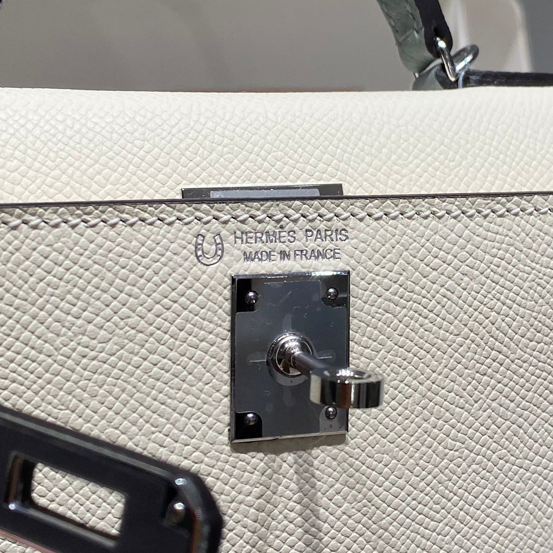HM KELLY MINI 20 BLANCO GLACIER GRIS EPSOM HERRAJES PLATEADOS